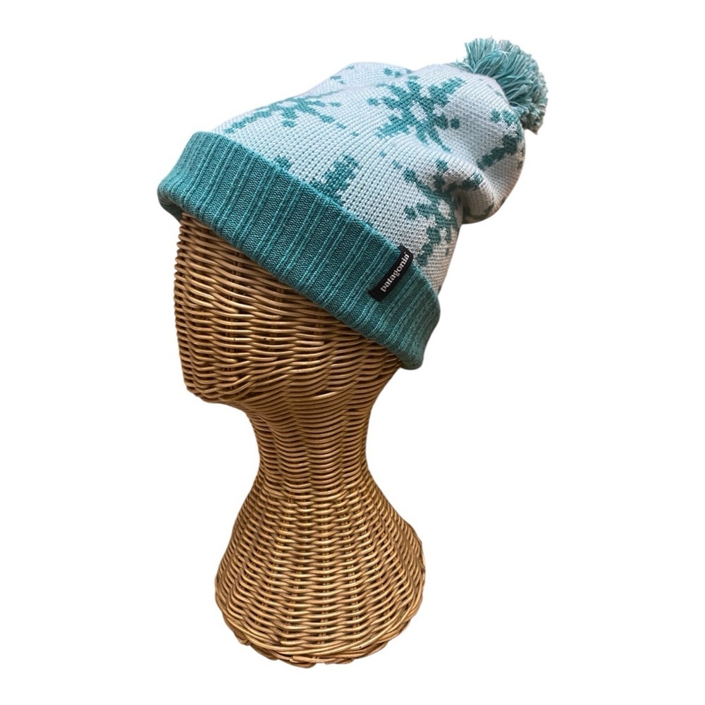 Patagonia Adult Womens Mint Green Snowflake Print Beanie Style Winter Hat
